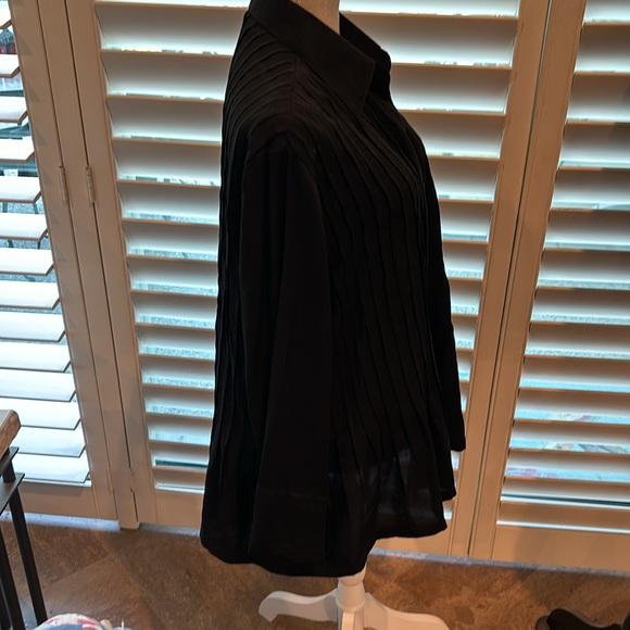 Zina if Beverly Hills black pleated blouse. - Picture 5 of 8